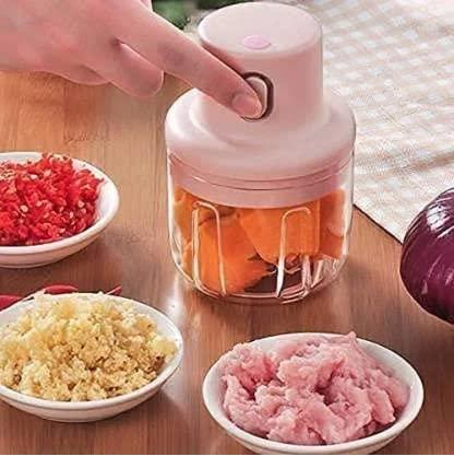 USB Rechargeable Electric Food Chopper-250 ml Portable Food Chopper Processor, Garlic Masher with Sharp Blades Blender for Fruits